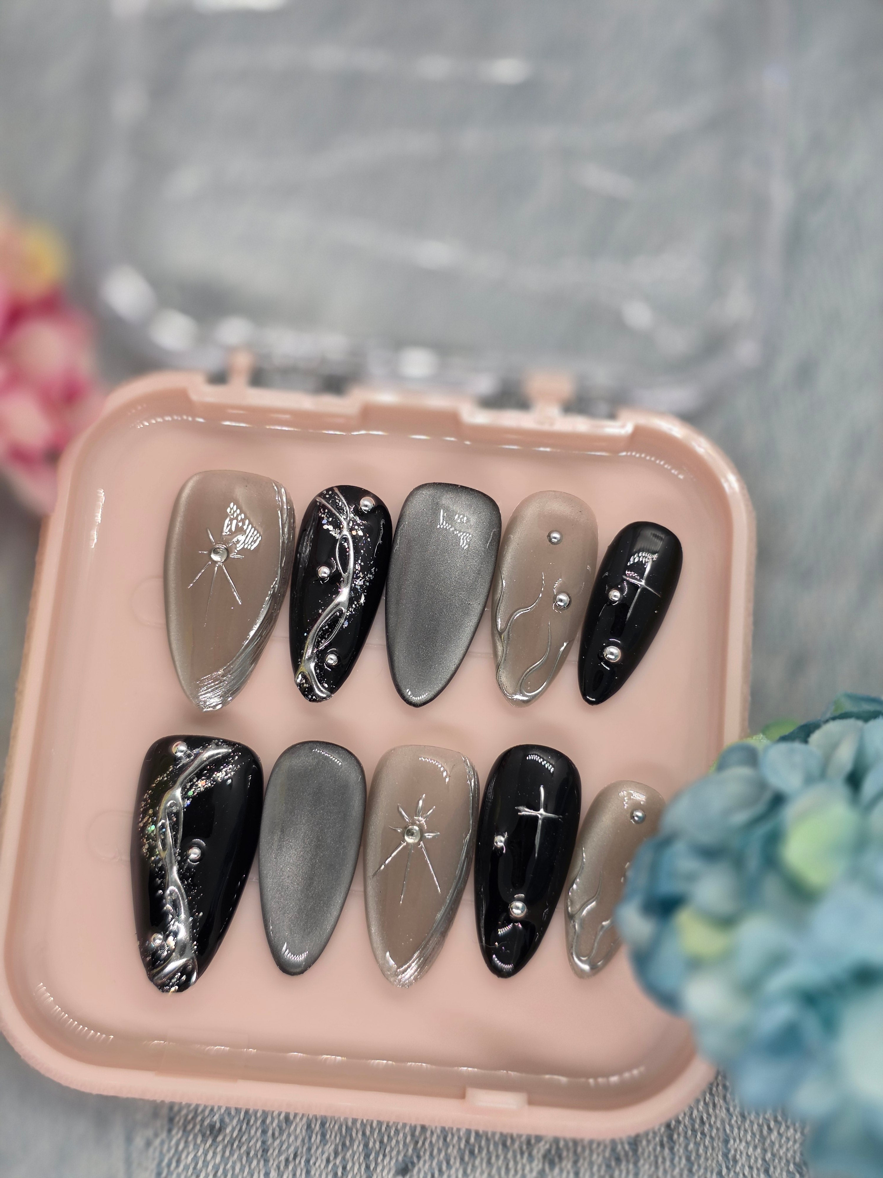 Black & Silver Press On Nails – Cat Eye Glow, Swirl Art & Star Accents (S/M/L)